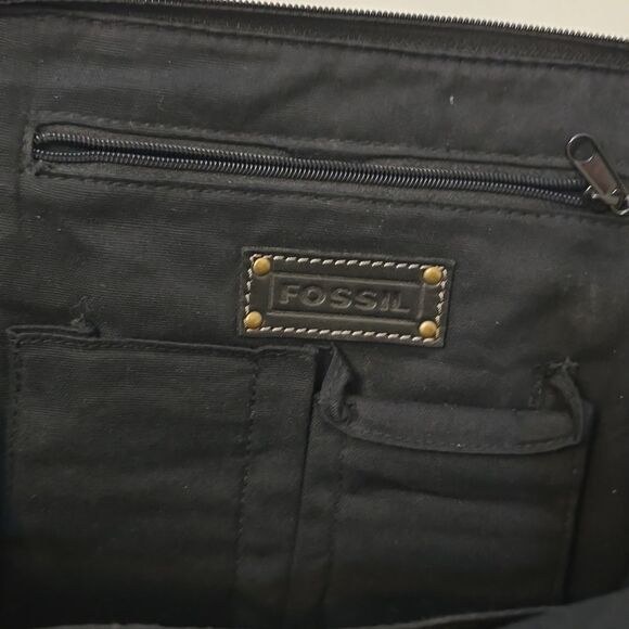 Fossil vintage crossbody leather organizer. - Picture 6 of 9
